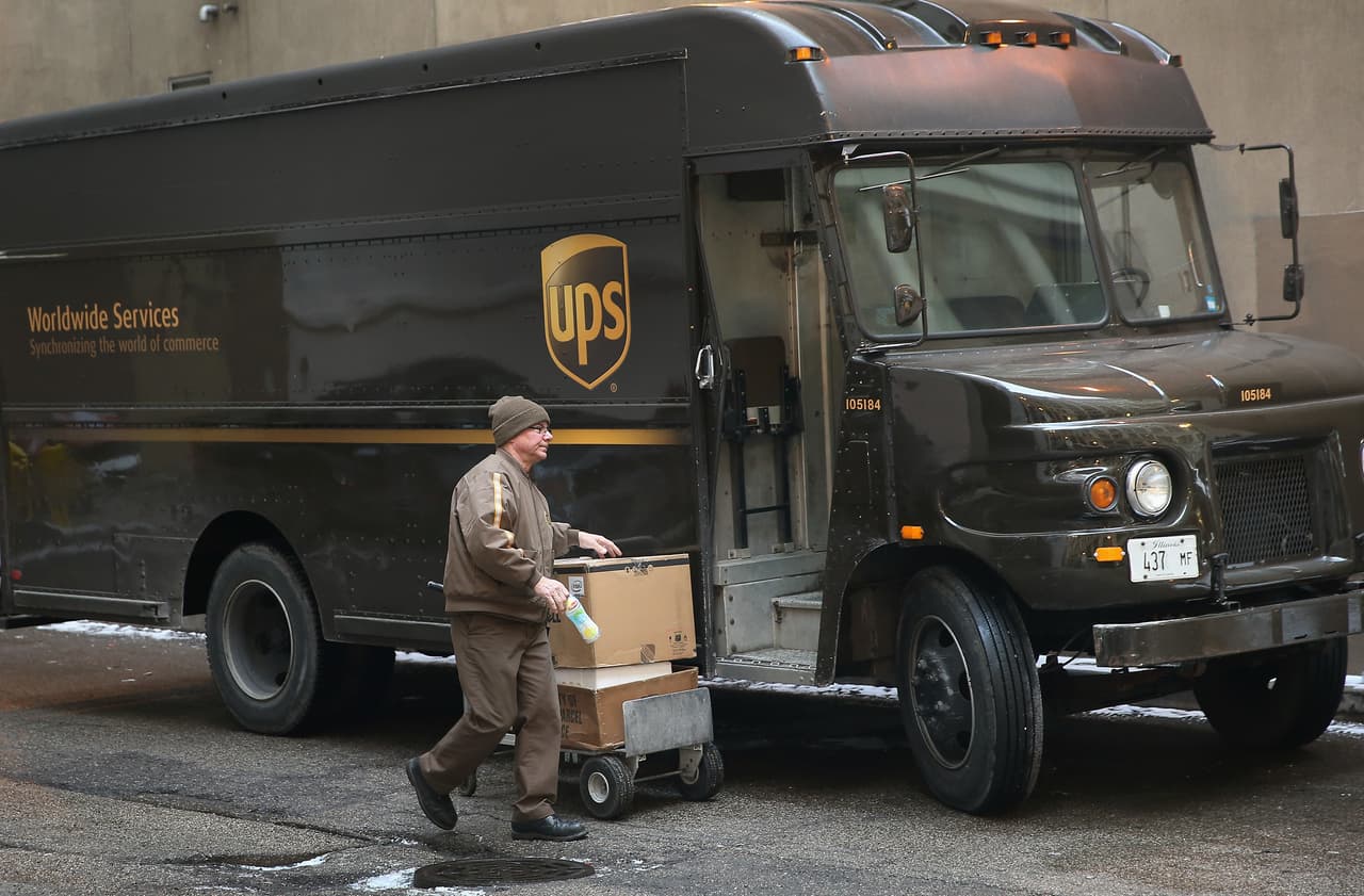 Diagnostican con coronavirus a 36 trabajadores de un centro de distribución de UPS en Arizona