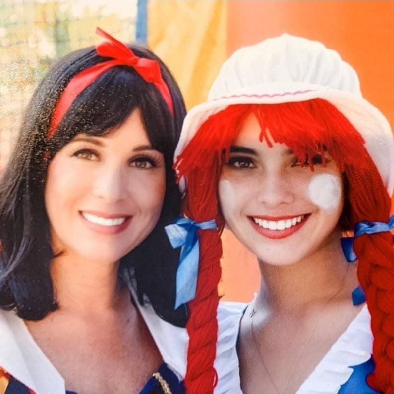 "Nunca fue algo que quise decir o que utilicé para forjar el camino de la actuación. Siempre quise hacer las cosas yo solita, ser muy independiente", reportó People en Español en octubre de 2020.
<br>