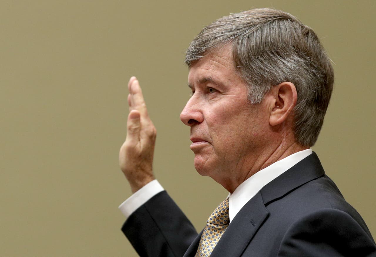 <b>Joseph Maguire, director nacional de inteligencia (interino). </b>"Pienso que el denunciante hizo lo correcto" y siguió los "procedimientos correctos", declaró ante el Congreso cuando fue a defender su actuación sobre el caso este 26 de septiembre. Agregó que el tema de la conversación entre Trump y Zelensky es " único y sin precedentes" en comparación con otros casos de informantes que conoce.