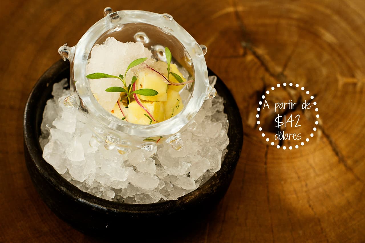 <a href="http://manimanioca.com.br/"><b>Maní:</b></a>
<br>Maní es un recurrente en las listas de los mejores restaurantes y por muchas razones. Los chefs Elena Rizzo y Daniel Redondo fusionan la cocina europea y brasileña combinando las delicadas técnicas culinarias con la potencia de los sabores tropicales. Estos se reflejan en el menú de degustación del lugar que está conformado por 
<b>10 platillos con precio de 142 dólares,</b> y el que destacan los bombones de foie gras con mermelada de guayaba amarilla.
<br>
<br>
<br>