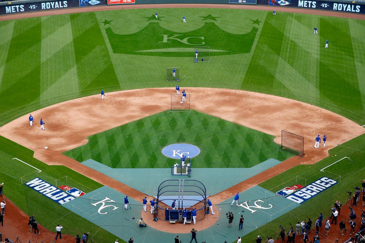 Reales de Kansas City y Mets de New York arrancan la batalla final de la MLB