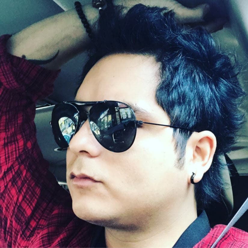 Ahora está dedicado al teatro casi por completo.