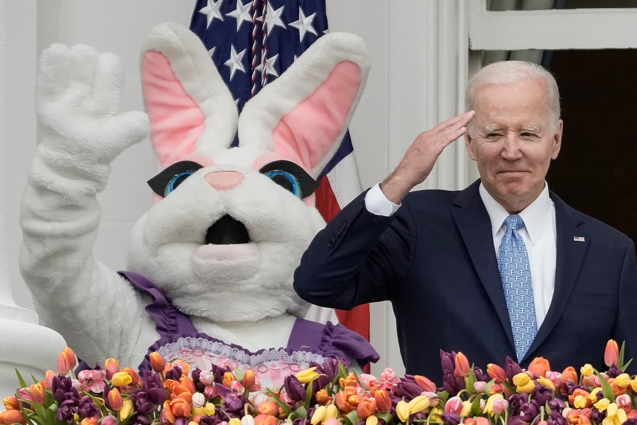 La Casa Blanca da la bienvenida a unas 30,000 peronas en el evento que se extiende buena parte del día. El tema del día fue 
<i>“Egg-ucation” </i>un juego de palabras en inglés que combina 
<i>egg </i>y 
<i>education</i> (Huevo y educación, en español).