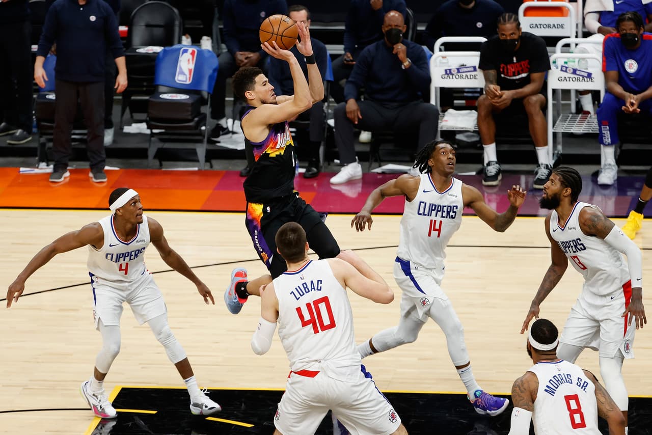 <b><a href="https://www.univision.com/deportes/temas/phoenix-suns">Los Phoenix Suns</a></b> rompen una sequía de más de una década sin entrar a los Playoffs. La última vez que el equipo estuvo en postemporada fue en 2010 cuando perdieron ante los
<a href="https://www.univision.com/deportes/temas/los-angeles-lakers">Lakers</a>.
<br>