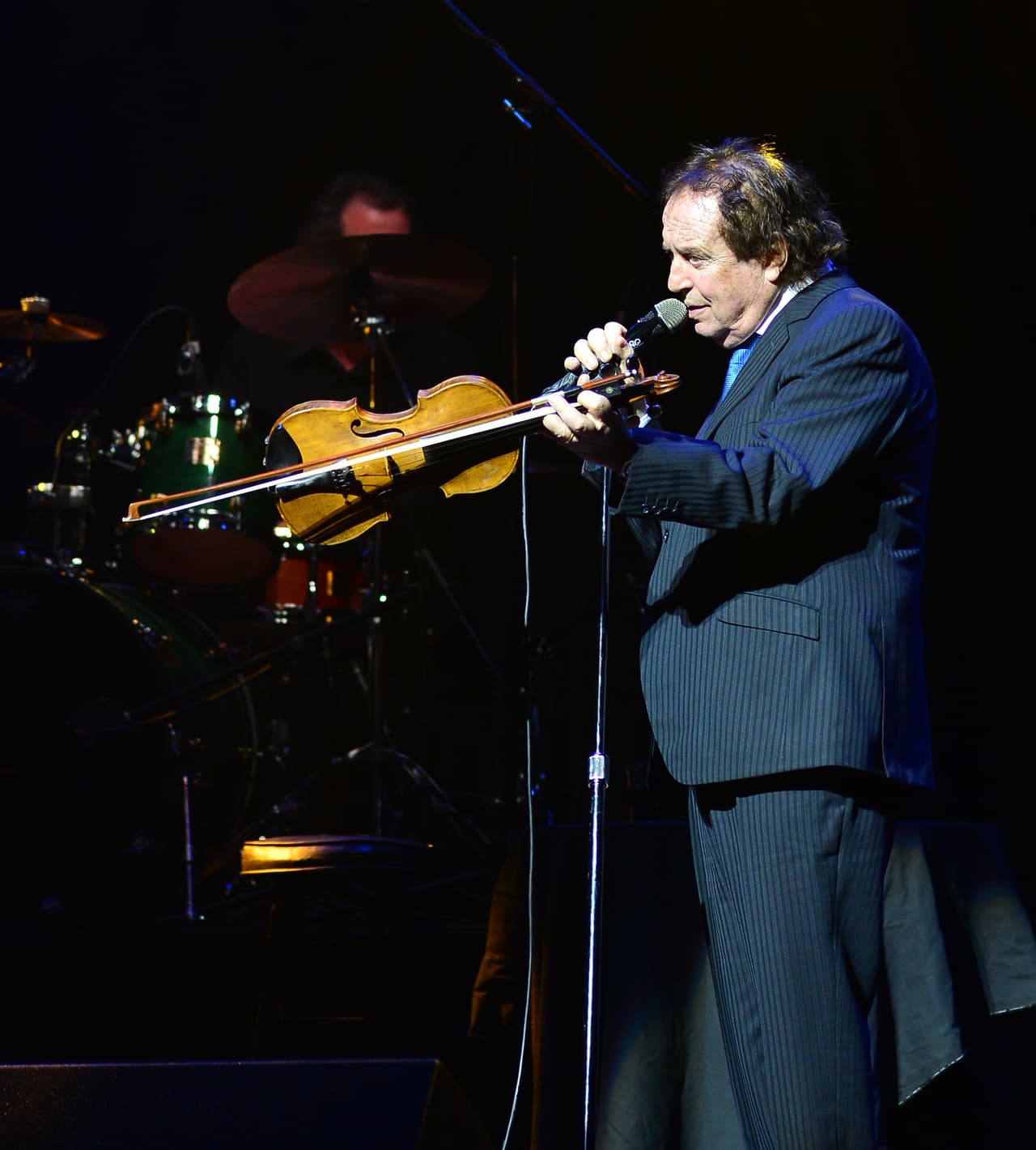 Aunque se ha despedido de las giras, Dyango nunca olvida a su público al otro lado del Atlántico.