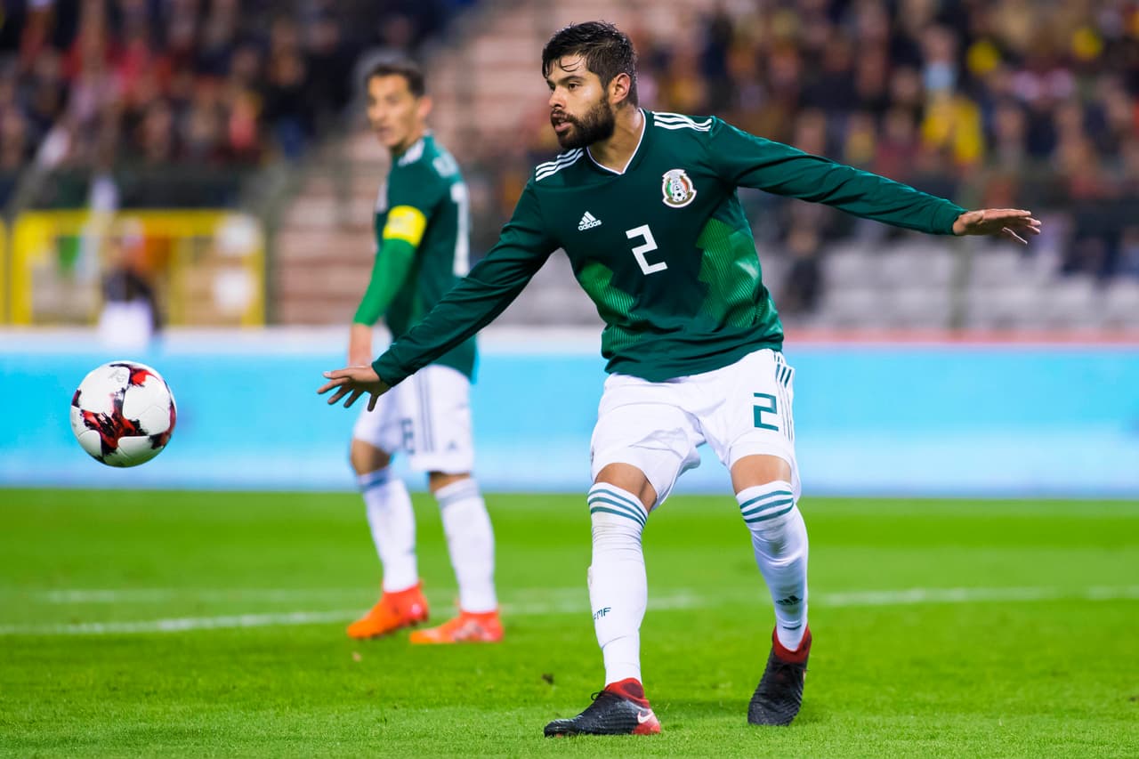 Néstor Araujo: Se contagió de la descoordinación defensiva, pero tuvo buen 'timming'. Se queda con un 6 final.