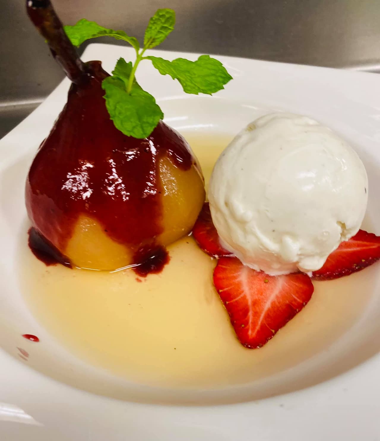 <b><a href="http://jjthaicuisine.com/">Número 4: JJ Thai Cuisine (2028 Chestnut St, Philadelphia)</a></b>. Restaurante de comida tailandesa que combina técnicas de cocina francesa en sus platillos. Encontrarás también productos con helado en el menú.