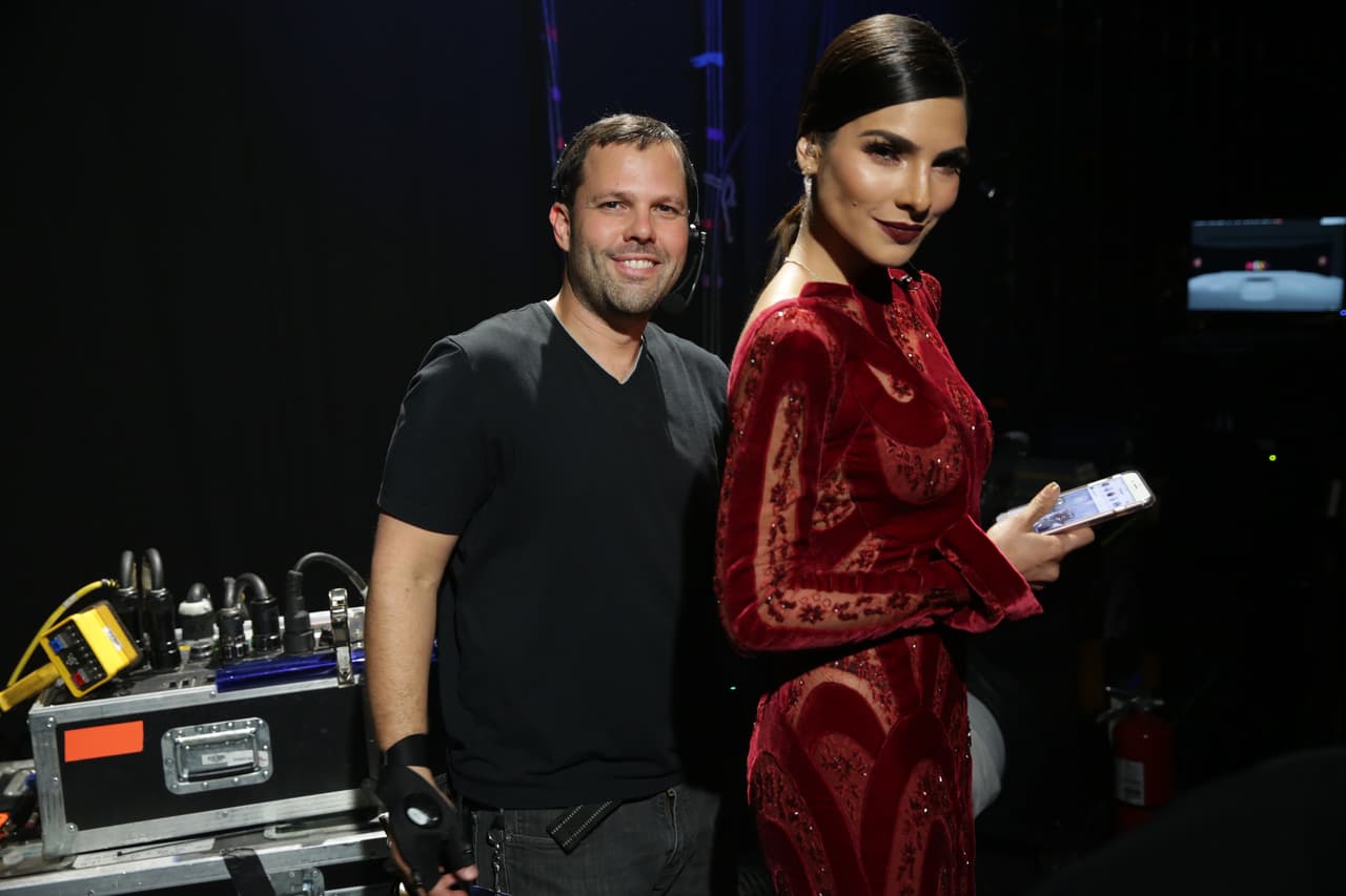 A punto de entrar al aire.