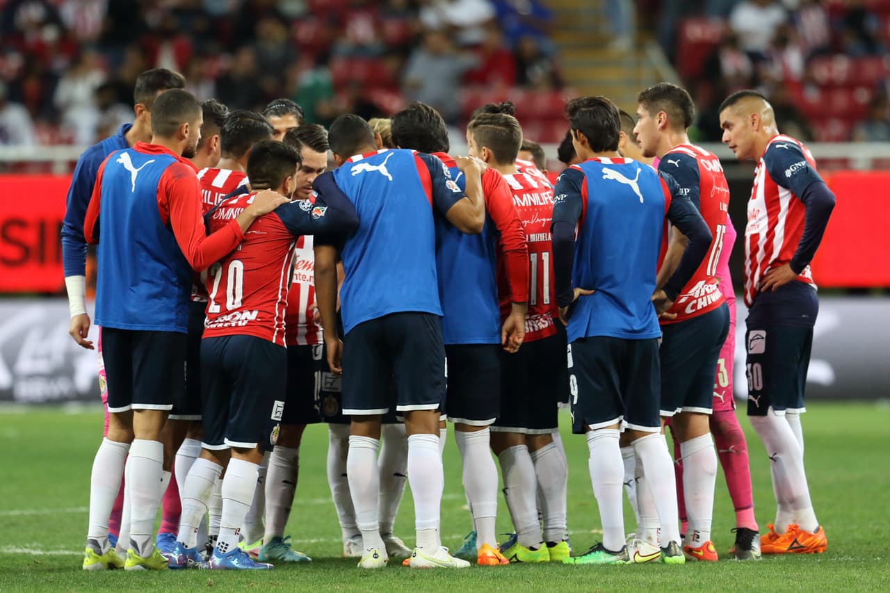 Con el tanto de Macías, Chivas selló el triunfo en casa, rompió una racha de 4 jornadas sin ganar y escaló a la novena posición con 11 puntos.