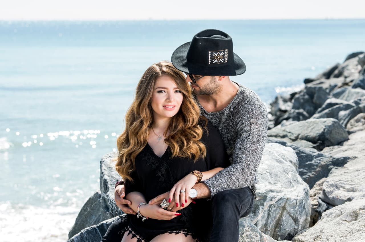 "Fue un poco difícil al principio acoplarnos a esta fusión mexico-cubana", compartió Sandra en la entrevista.