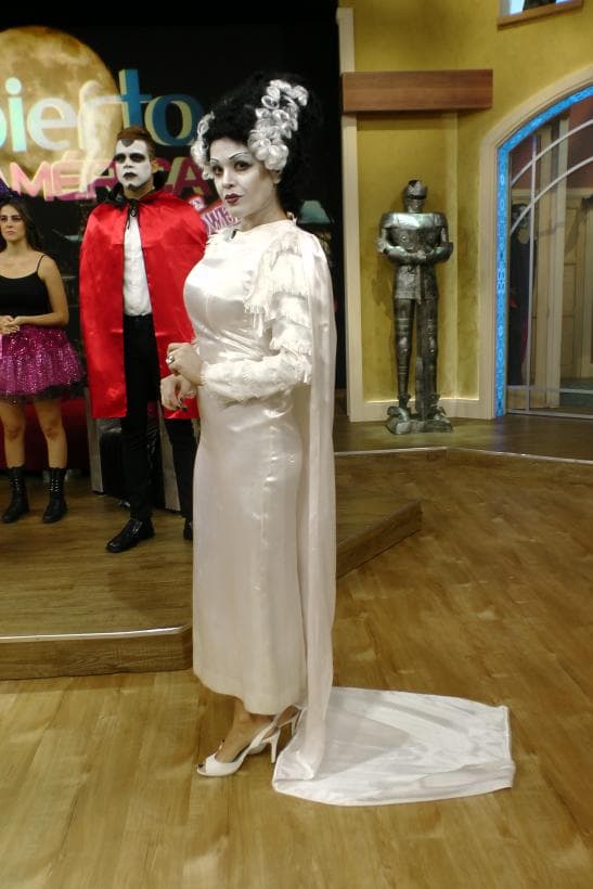 La conductora estaba un poco pálida en su papel de la novia de Frankenstein, en el Halloween 2015.