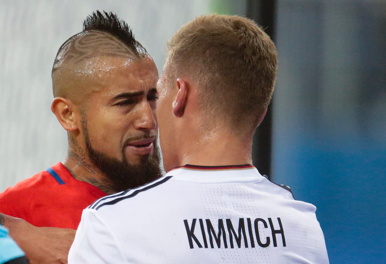 Kimmich y Arturo Vidal se encararon. Y eso que son compañeros en el Bayern Múnich.