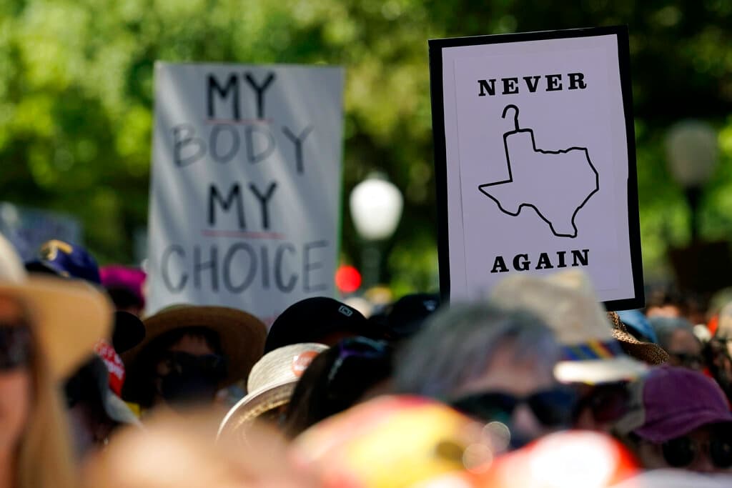 La ley de Texas que prohíbe los abortos después de las cinco semanas provocó más de 9,000 partos adicionales en 2022