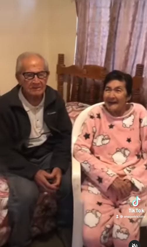 Los abuelos de la exconductora de
<b>Univision</b> estuvieron casados por más de 70 años, según compartió esta semana en Instagram.
<br>