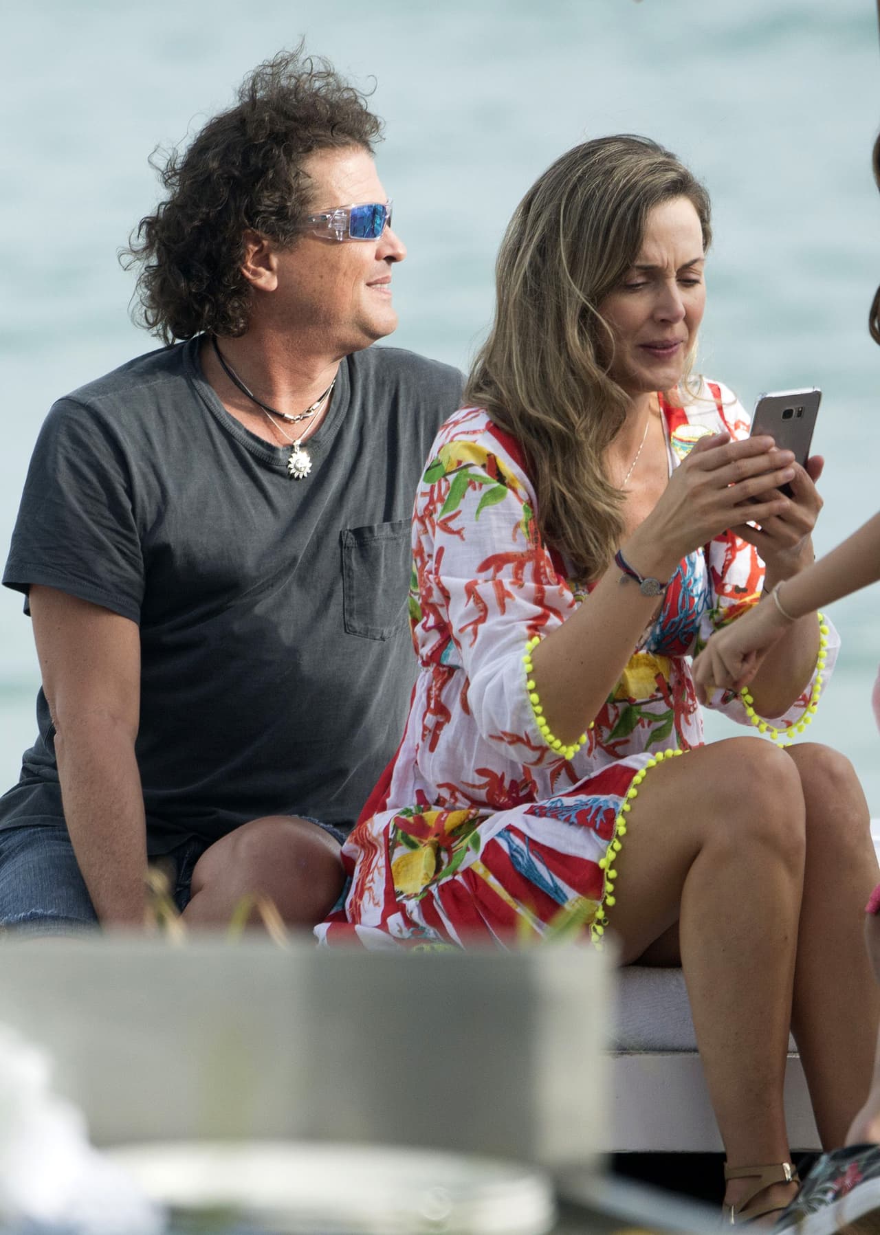 A pesar de que Carlos es la celebridad, Claudia Elena siempre está pendiente de sus redes sociales.