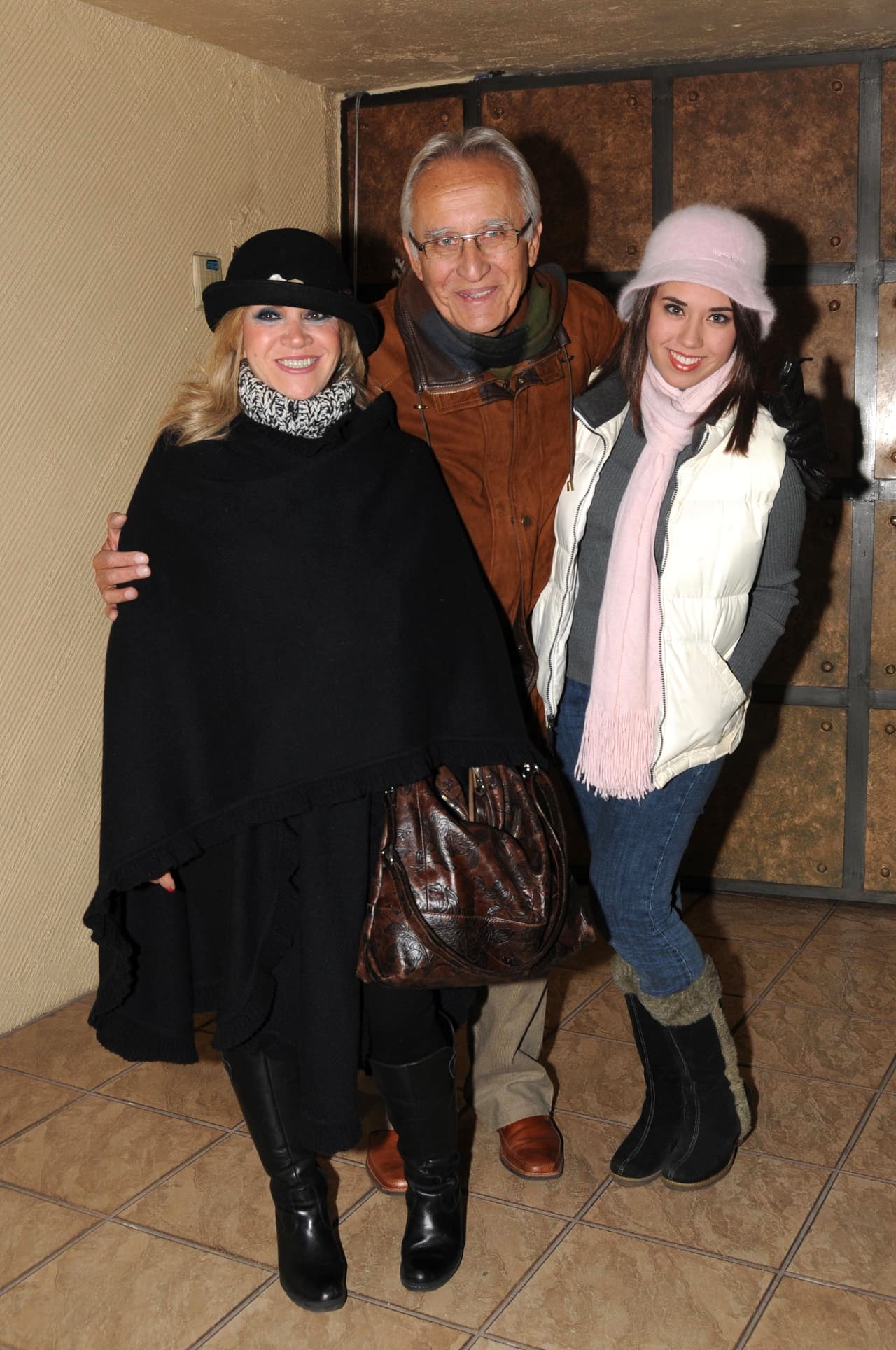 Su familia ha sido una parte fundamental en su carrera, pues siempre lo apoyan en cada proyecto.