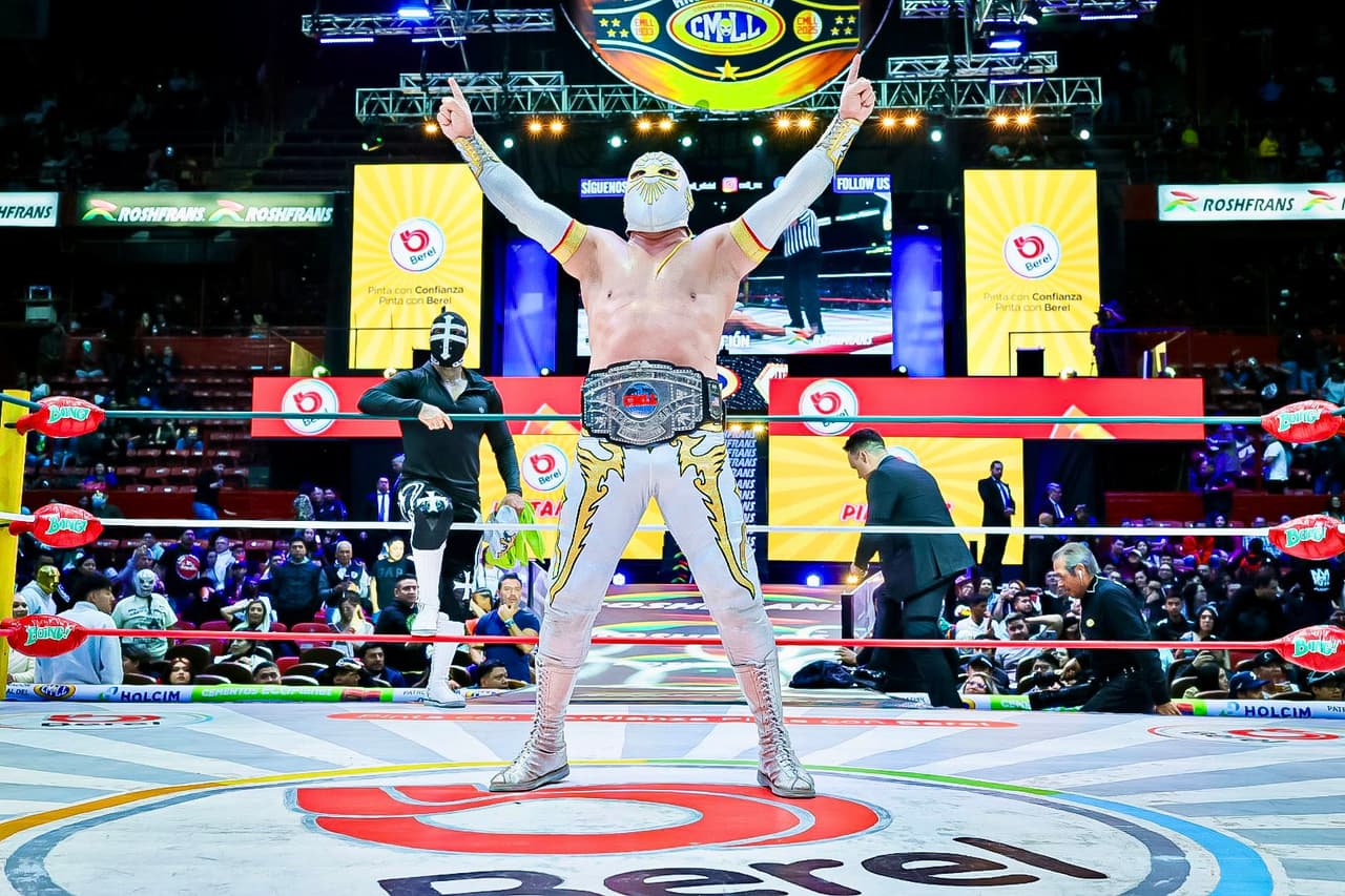 Místico retiene Campeonato Mundial Semicompleto en el CMLL
