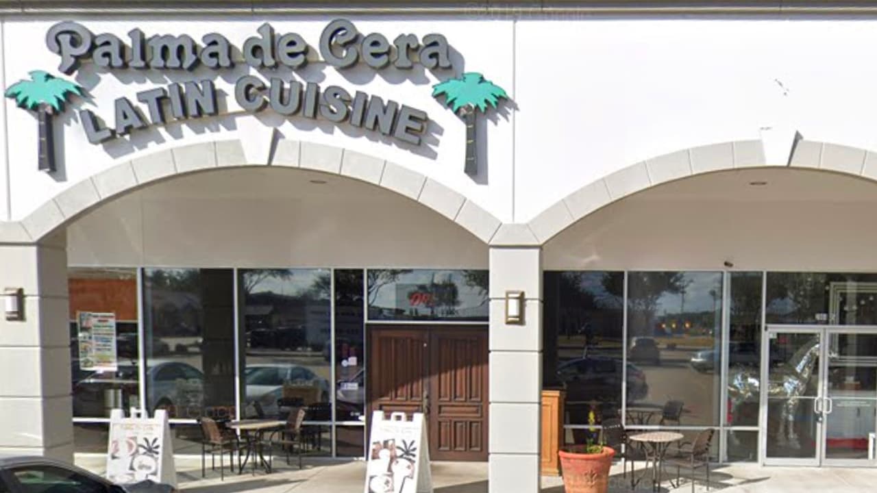 <b>Palma de Cera: </b>Tiene 213 revisiones y una calificación promedio de cuatro estrellas y media. Está ubicado en el 2004 de la calle S. Mason Road, en Katy.
<br>