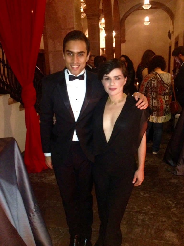 "Yo no tengo un documento que pruebe que no haya sido responsable porque, tengo entendido, la línea de investigación de ese proceso sigue, ¿no? Entonces, yo como tal no tengo ningún documento oficial en el que no se me involucre [...] En mi caso, no hubo sentencia. Se me hizo una prisión preventiva oficiosa sin investigación, sin nada, pero... En teoría no tendría porqué haber nada, ningún expediente mío", puntualizó.