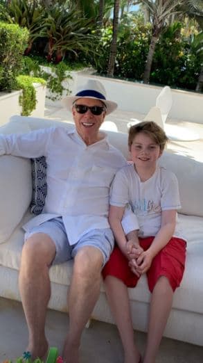 Tommy Hilfiger y su hijo Sebastian posaron así para la cámara de la también diseñadora.