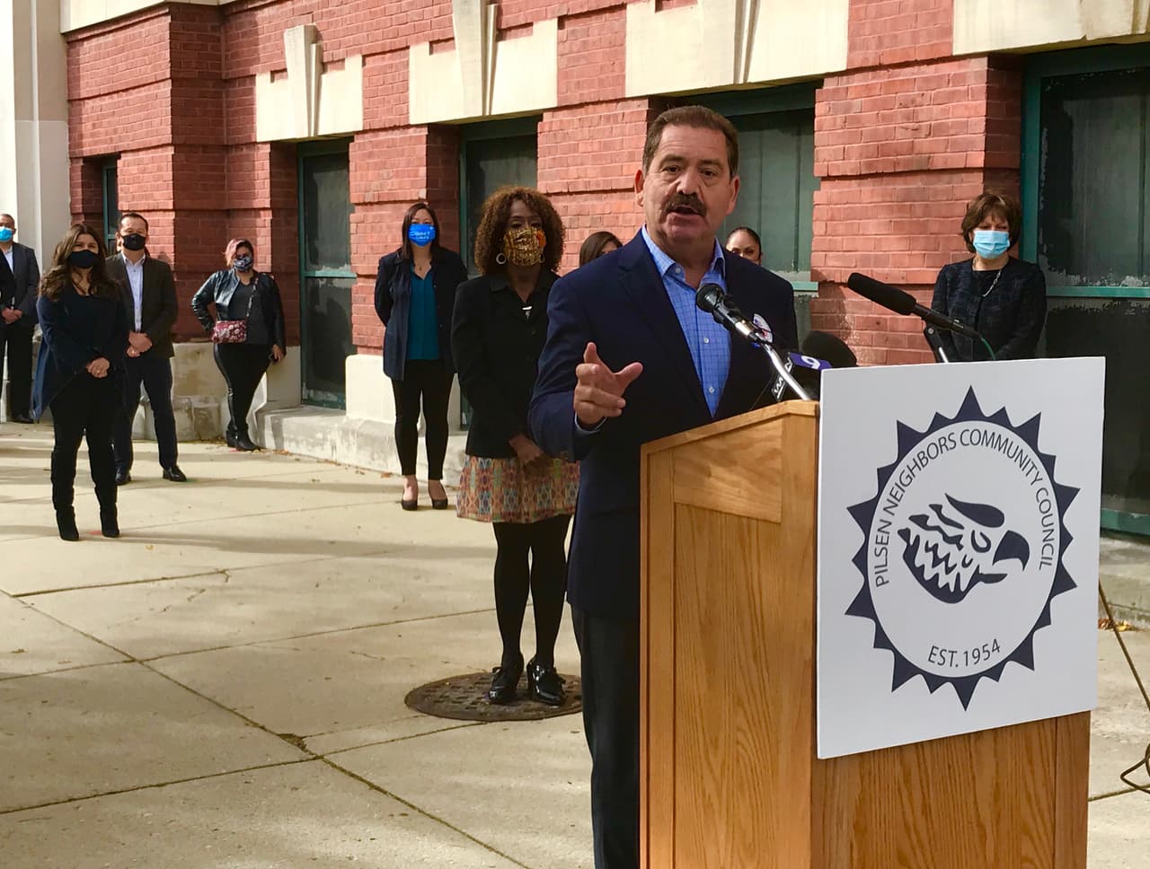 Oficiales electos de Chicago visitaron a las 8:30AM la primaria Josefa Ortiz de Domínguez, en La Villita, para impulsar la participación de los latinos, sitio asignado para la votación temprano en el Distrito 22, y donde se podrá votar en persona de lunes a viernes de 8:30AM a 7PM, sábados y domingos de 9AM a 5PM.
