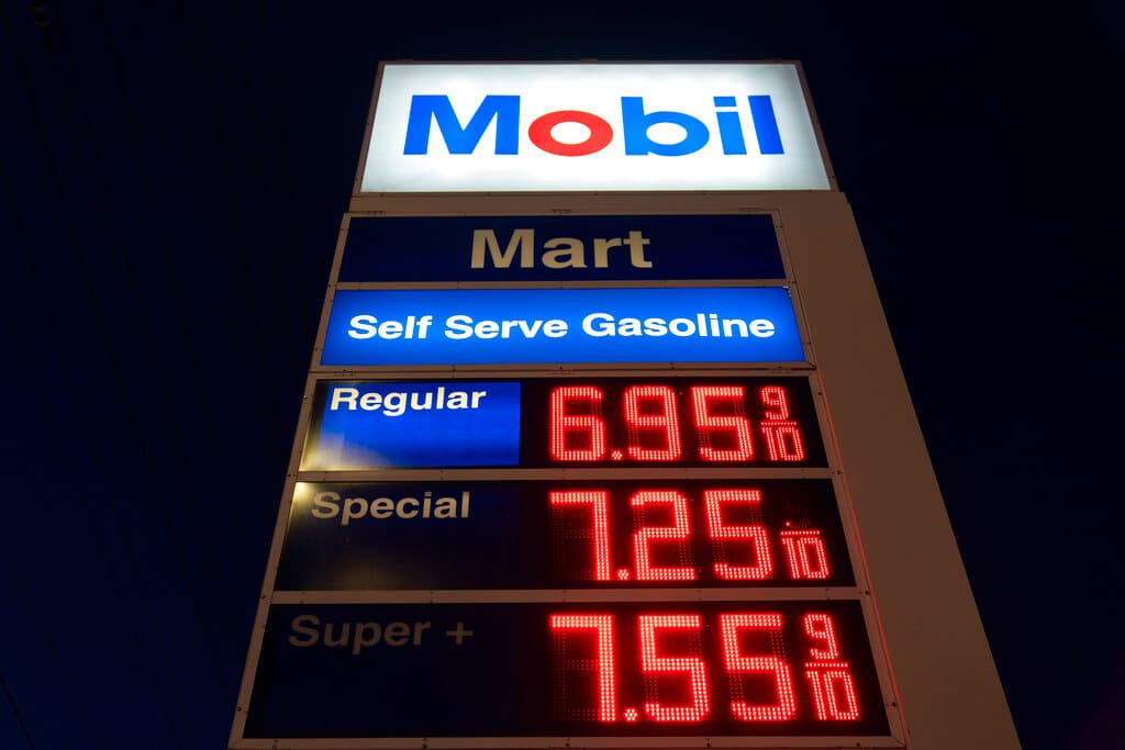 Antes de ir con las fechas, lo primero es que sepas que los cheques de ayuda o el Reembolso Tributario para la Clase Media que recibirán 
<b><a href="https://www.univision.com/local/sacramento-kuvs/quienes-elegibles-cheques-ayuda-inflacion-california-fotos" target="_blank">los californianos elegibles,</a></b> son para contrarrestar los altos precios de los alimentos, la gasolina y otros productos.