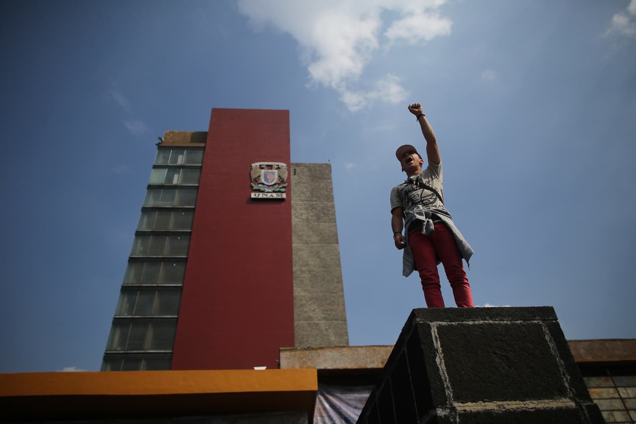 "Todos debemos tener derecho": el duro camino de quienes dejan EEUU e intentan estudiar la universidad en México 