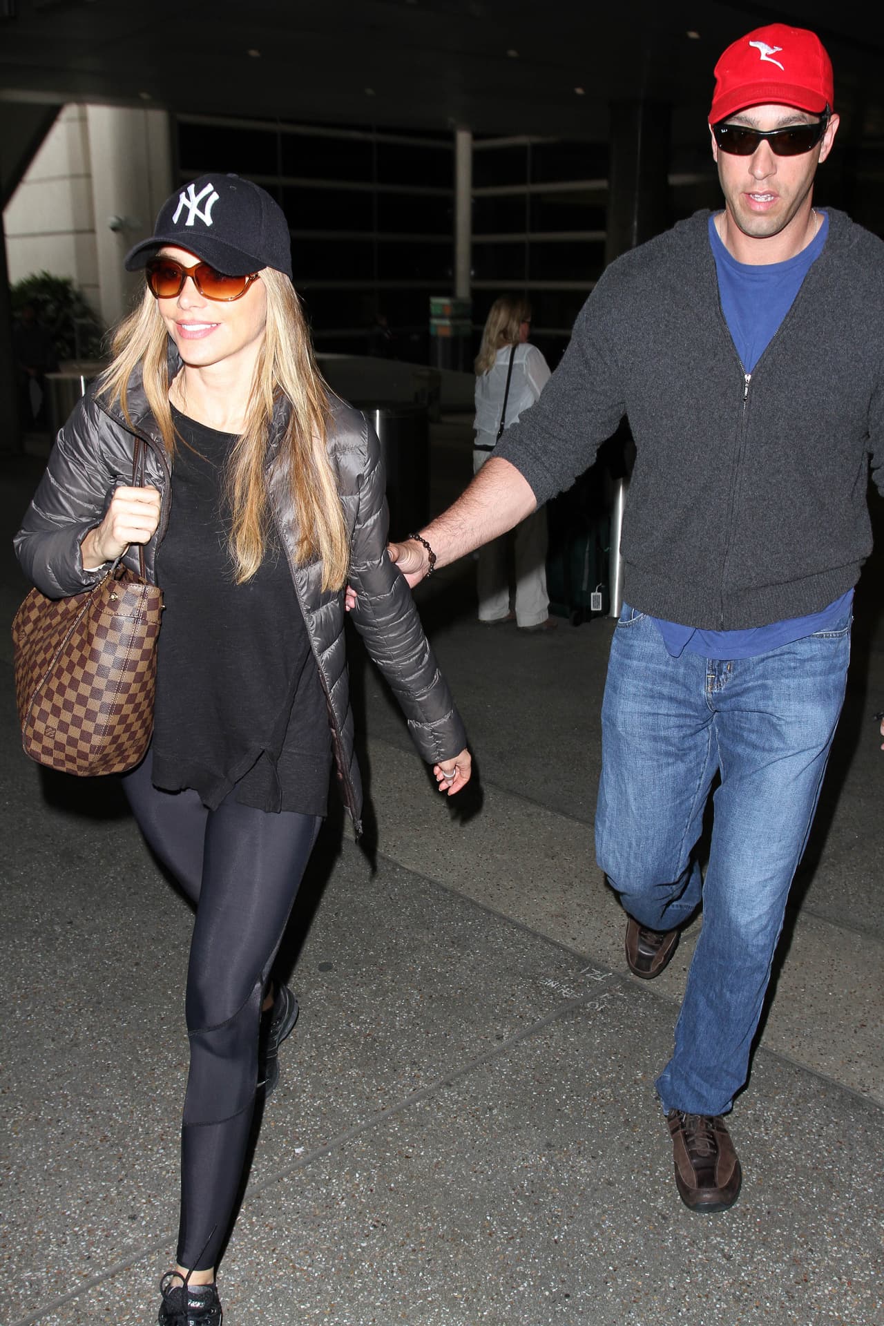 La actriz Sofía Vergara se comprometió con Nick Loeb en julio de 2012 y dos años después terminaron. Tras su ruptura, en una clínica quedaron los dos embriones, Emma y Isabella, como las llamó el hombre de 42 años.