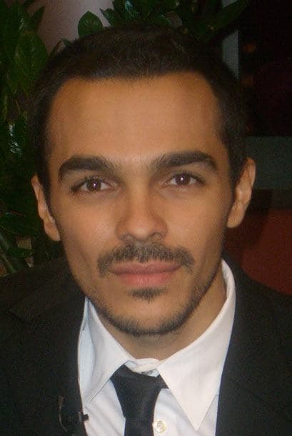 Shalim comparte su tiempo entre su familia y su carrera.