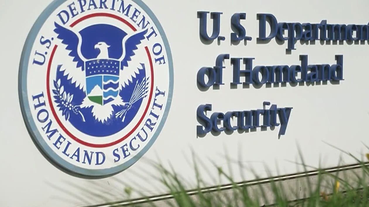 Exinstructor denuncia falta de capacitación y fuerza excesiva en agentes de ICE