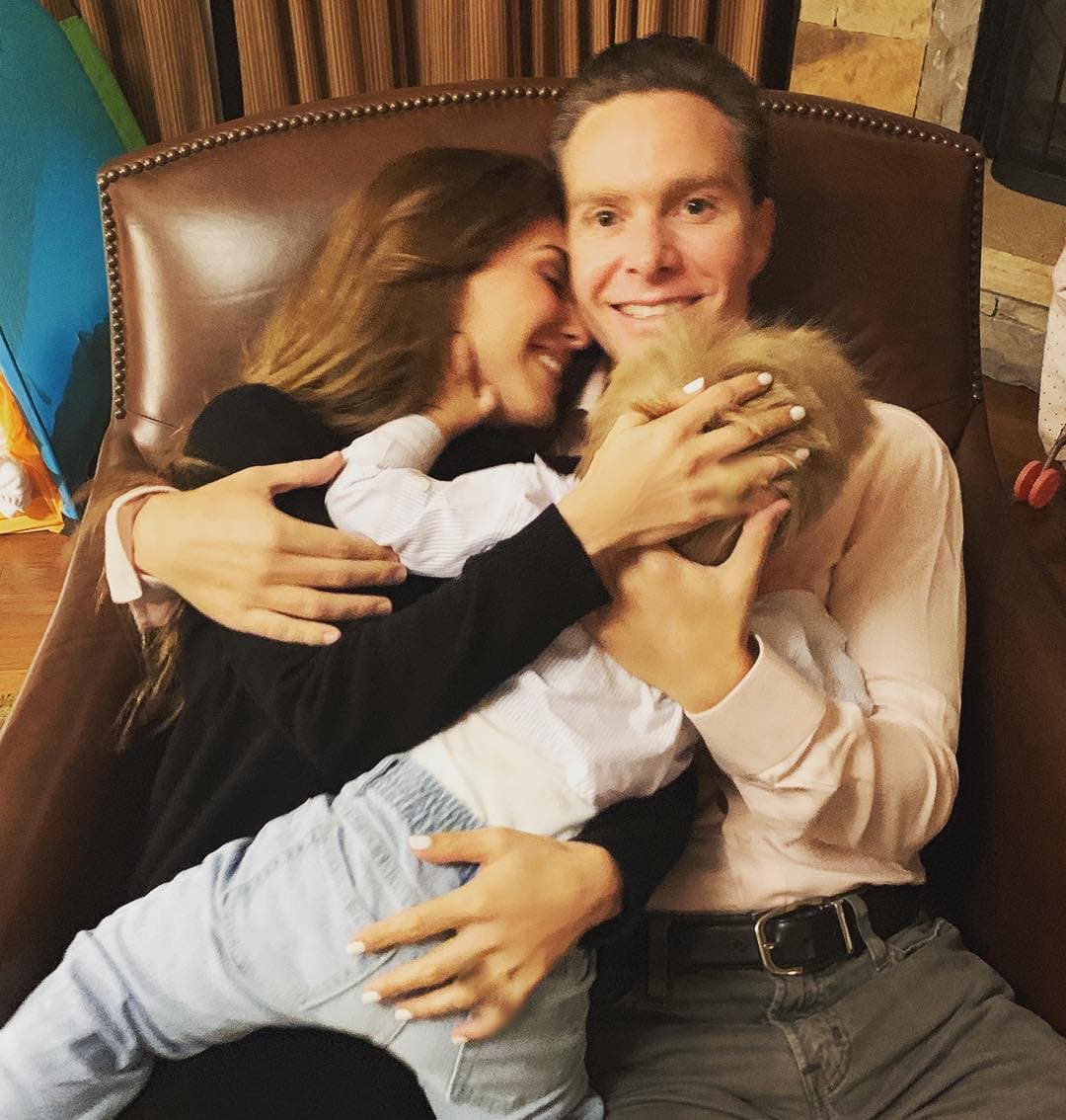 Hace unos días, Anahí compartió con todo el mundo que estaba esperando a su
<b><a href="https://www.univision.com/famosos/anahi-confirma-que-esta-embarazada-por-segunda-vez-fotos">segundo hijo</a></b>.