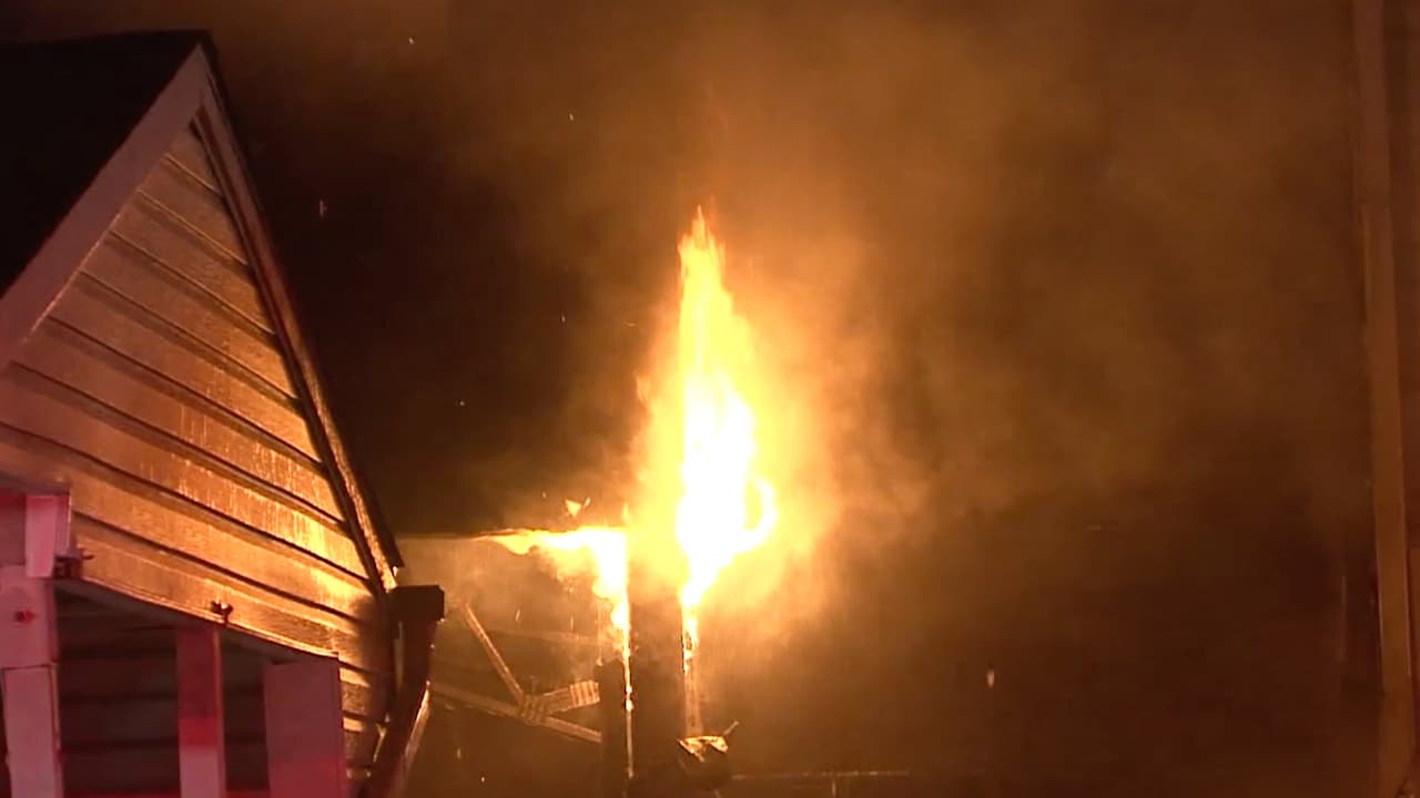 Alrededor de las 2:00 am, Luna recibió la llamada de una vecina que le avisó que su departamento se estaba quemando, lo primero que le vino a la mente fue su hijo que estaba solo en casa.