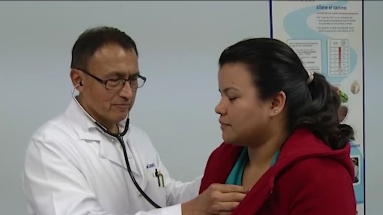 Incremento en costos de seguro médico en California fuerza a familias a cancelar cobertura
