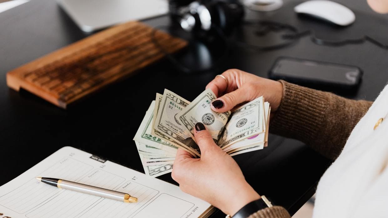 Aprueban $300 adicionales en beneficios de desempleo semanales para residentes de Illinois