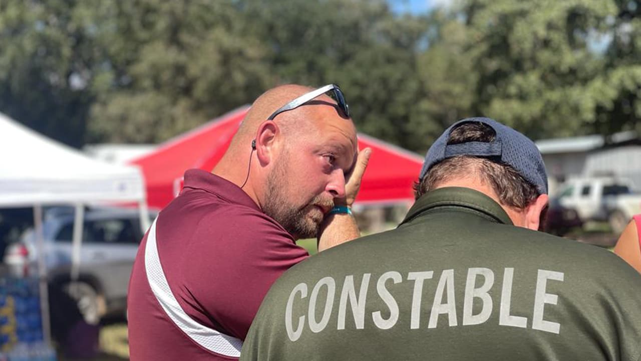 "En estos momentos están en el lugar, no voy a decir dónde es, pero no está tan lejos. Es demasiado lejos para mí, pero ese pequeño, de 3 años, tiene resistencia y todavía puede funcionar, es una noticia muy emocionante para todos nosotros", contestó el juez Fauth al ser cuestionado por
<b><a href="https://www.univision.com/local/houston-kxln/">Univision 45 </a></b>sobre el lugar dónde fue encontrado Christopher.