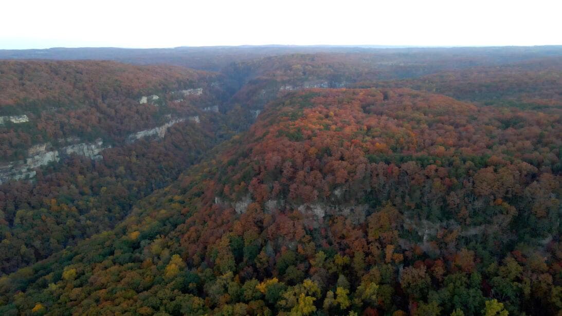 Los campistas tienen su propio acceso al sendero West Rim Trail y a las cascadas del parque.