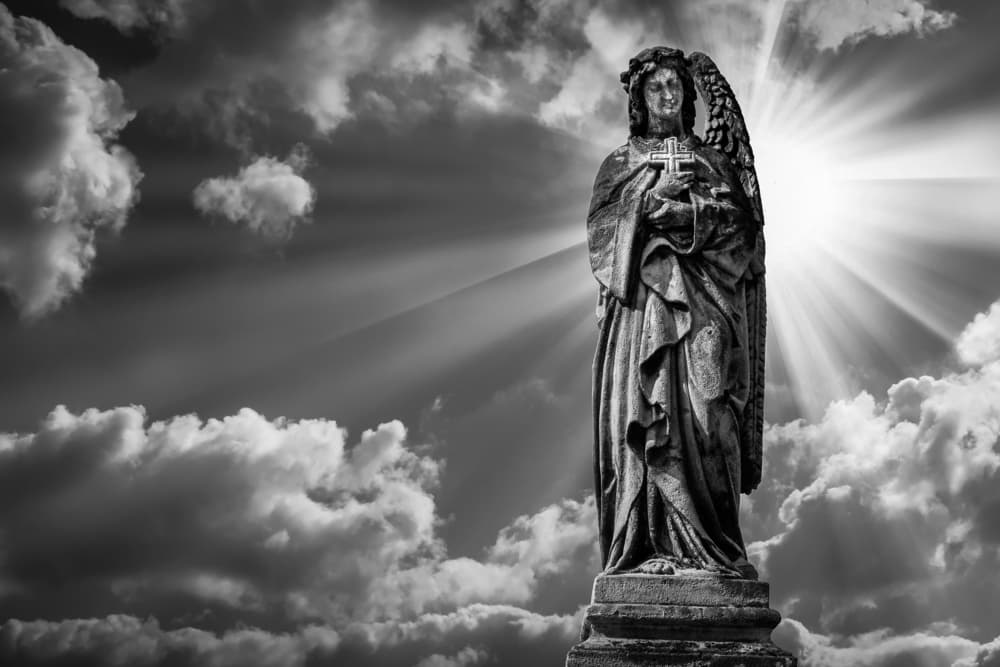 Puedes buscar la conexión con tus ángeles guardianes a través de una sencilla práctica que te comparto a continuación:
<br>