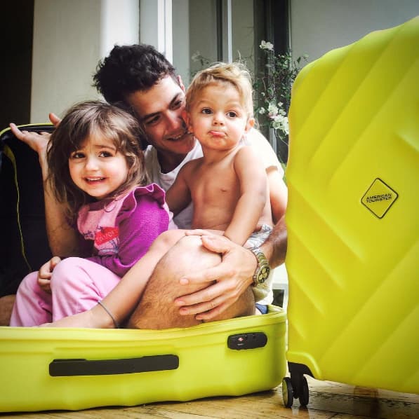 Pero sin duda la faceta que más disfruta es la de ser padre, tiene dos pequeños hijos.