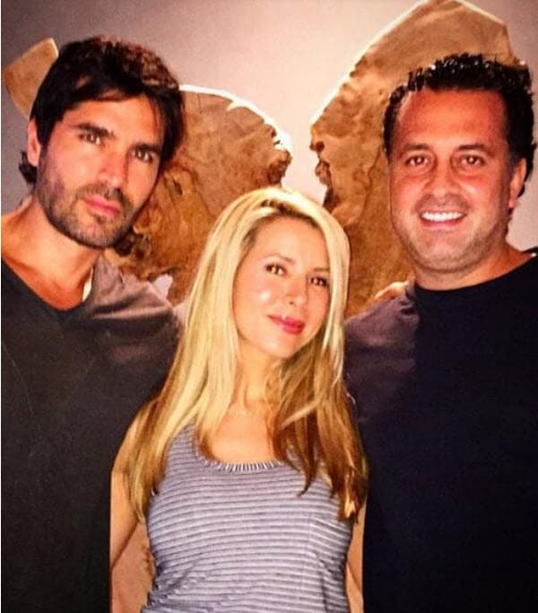 El joven también describió a su papá como 
<b>"un gran hombre",</b> pese a que Zedillo Jr. se alejó de él y de su madre. 
<br>