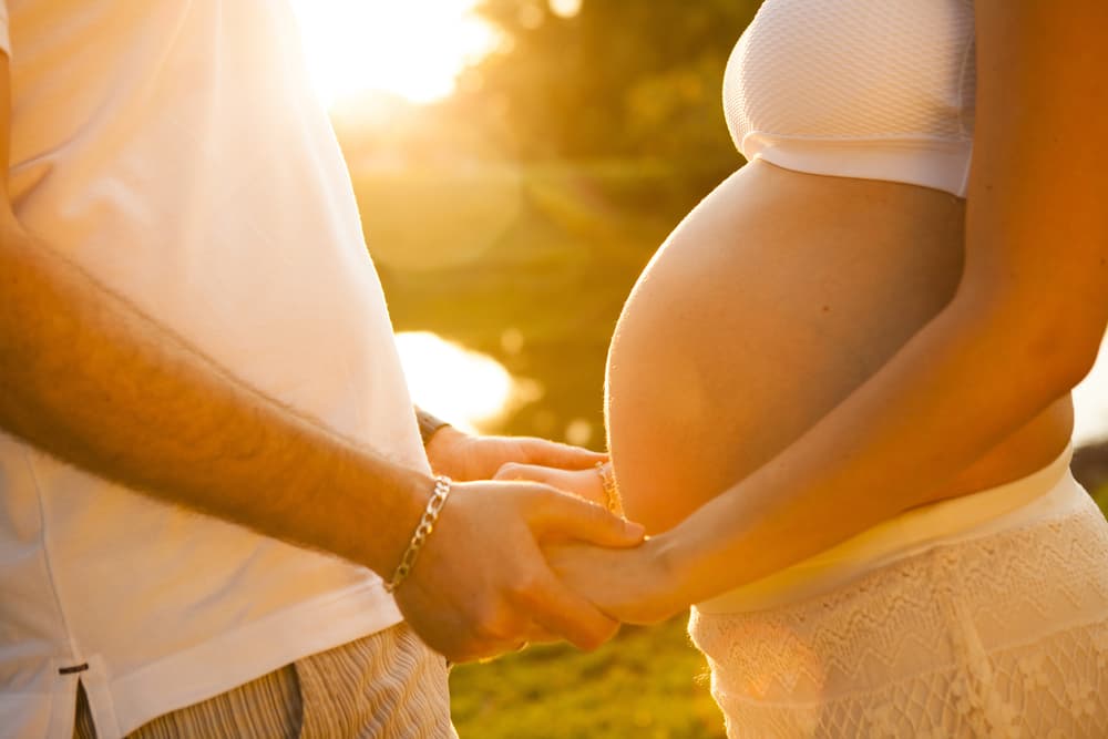 Felizmente después de junio se normaliza el paisaje amoroso e inclusive hacia agosto, una vez concluida la etapa de los eclipses, inicias un ciclo renovador en el que tu vida amorosa se encauza en la dirección correcta. Los meses finales del año se presentarán en grata compañía e inclusive la posibilidad de aumentar la familia.