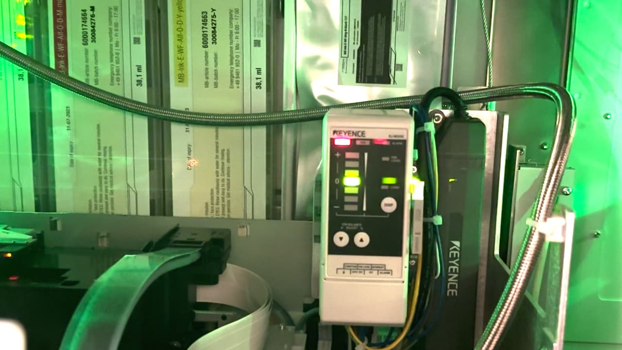 Velasco habló sobre el servicio novedoso de DUI Express que se materializa a través de aplicaciones que les permite hacer la solicitud de documentos y asistir al consulado para realizar el trámite.