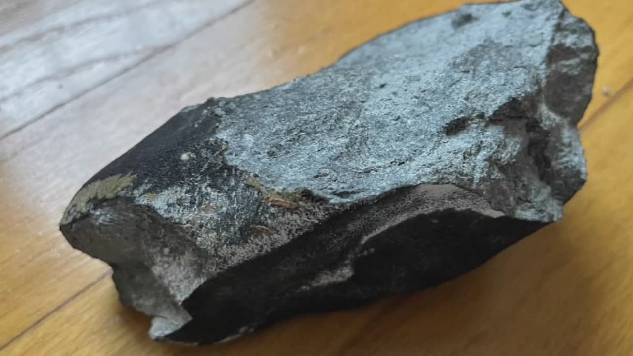 Un posible meteorito cae en una casa al oeste de Nueva Jersey y deja un hueco en el techo