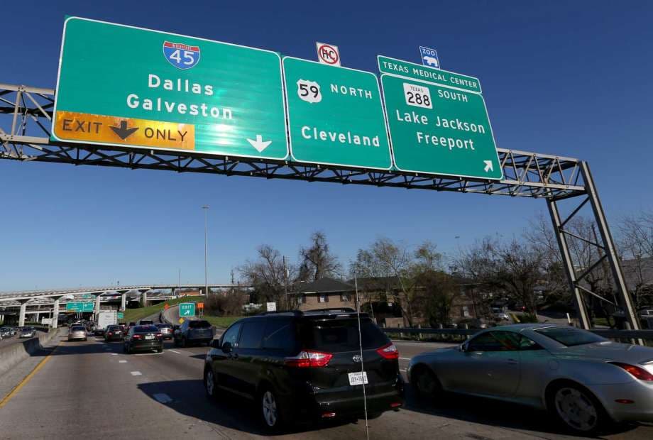 La segunda más peligrosa es la I-45 de Dallas a Galveston, en Texas, con un estimado 
<b>de 1.01 muertes por milla</b>. 90 personas han muerto en esta vía en los últimos cinco años.