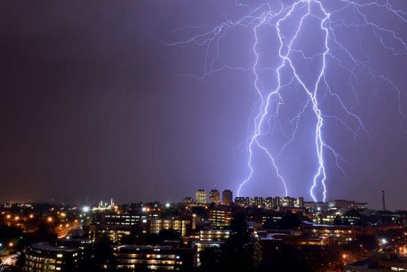 Rayo mata a hombre en Florida cuando paseaba en la calle
