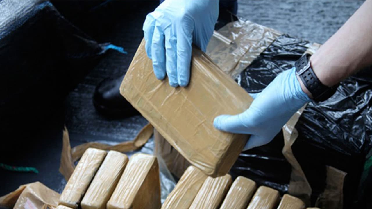 Sentencian a un hombre hispano de Texas por transportar un kilo de droga a Illinois