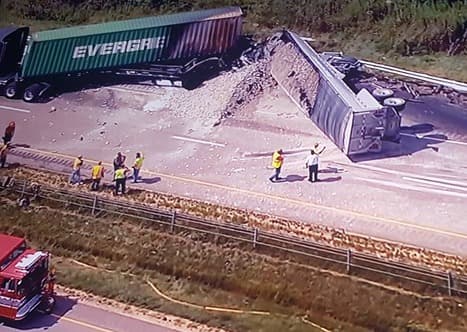 Al menos una persona muerta en un choque ocurrido en la I-80 este lunes. Hay varios vehículos involucrados. Tome precauciones pues hay varios carriles cerrados en esa área.