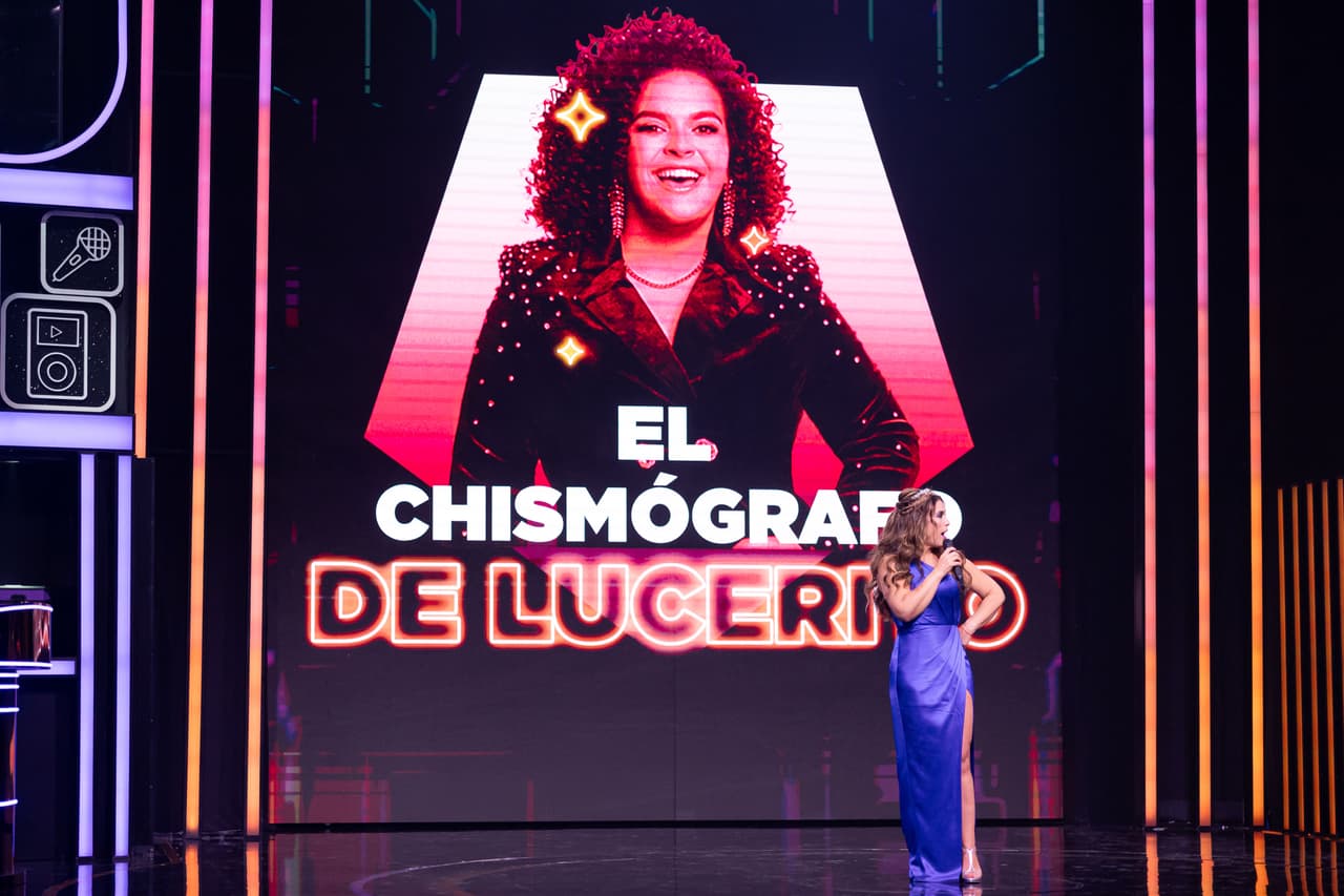 <b>Lucerito pidió ayuda a Las Leyendas para controlar los celos de su papá </b>
<br>
<br>Consternada por la actitud de Mijares, su hija se puso manos a la obra y, en el capítulo 5 de Juego de Voces, presentó una sección llamada ‘El chismógrafo de Lucerito’, donde convocó a Yuri, Emmanuel y su mamá para pedirles un consejo para manejar la situación. Desafortunadamente, ninguno le pudo dar una respuesta contundente. 
<br>