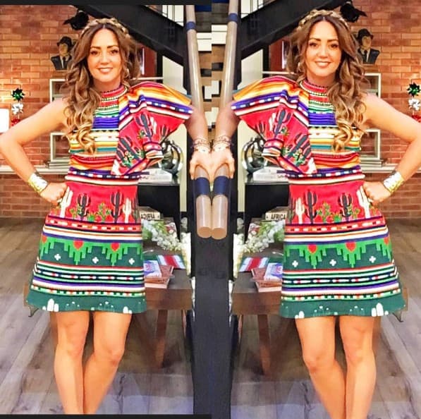 Andrea Legarreta: "Hoy tocó vestido de mi Vero Solis, me encantó!!" (Septiembre 16, 2016)