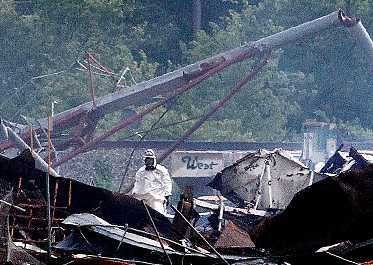 Siniestro dejó más de 160 heridos y al menos 500 casas y escuelas fueron destruidas en un área de 37 cuadras alrededor