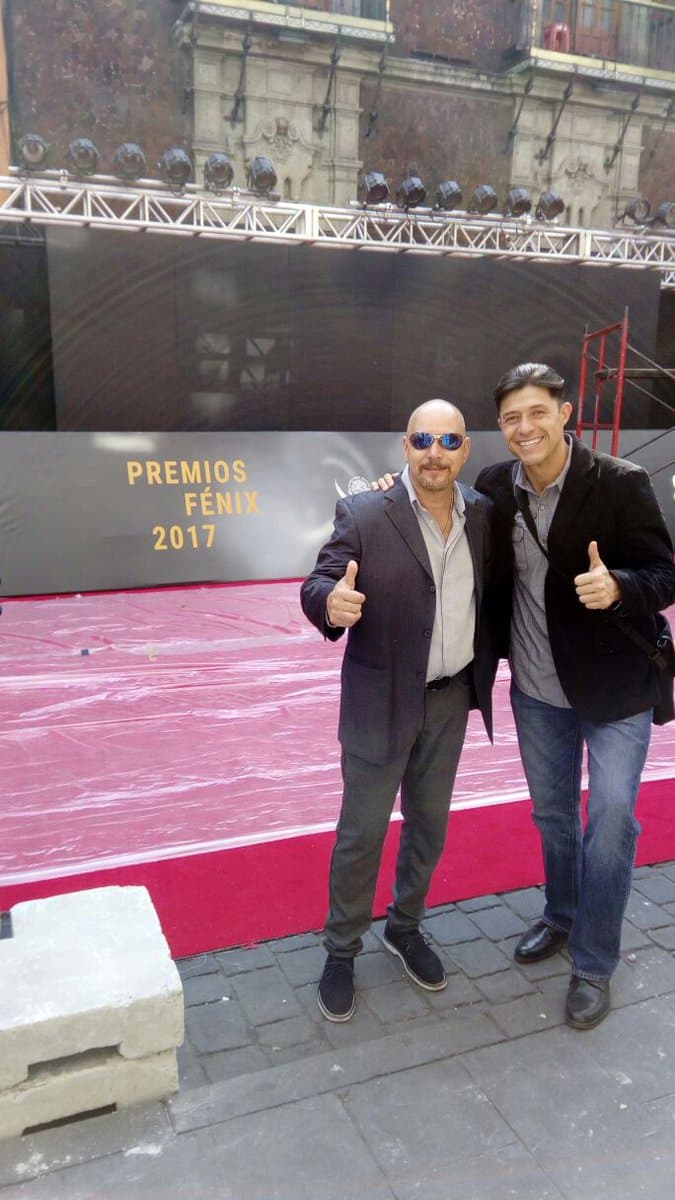 En entrevista para
<a href="https://twitter.com/i/status/1060336363252400133" target="_blank"> 'Intrusos'</a>, Salvador aseguró que es poco el tiempo que convive con su primogénita. "Yo veo a mi niña 2 horas cada 15 días y eso... es una bicoca, ¿no? Y eso cuando no hay puente porque en este país hay puente cada mes... Entonces, me aviento hasta un mes sin ver a mi niña".